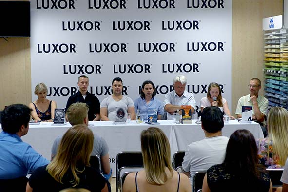 autorské čtení luxor